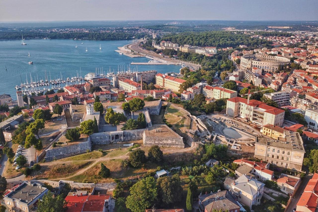 Candler's Old Town Pula